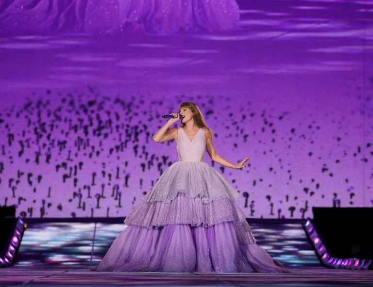 Taylor Swift yaciye agahigo k’umugore wa mbere winjije miliyari 100 kuri Spotify