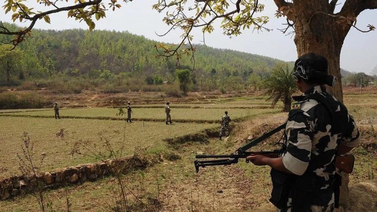 U Buhinde: Abarwanyi berenga 30 ba Maoist barashwe mu kico