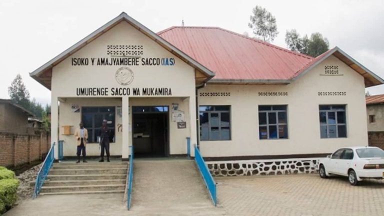 Abadepite batumije Minisitiri ngo asobanure ibirimo inyungu ihanitse ya SACCO