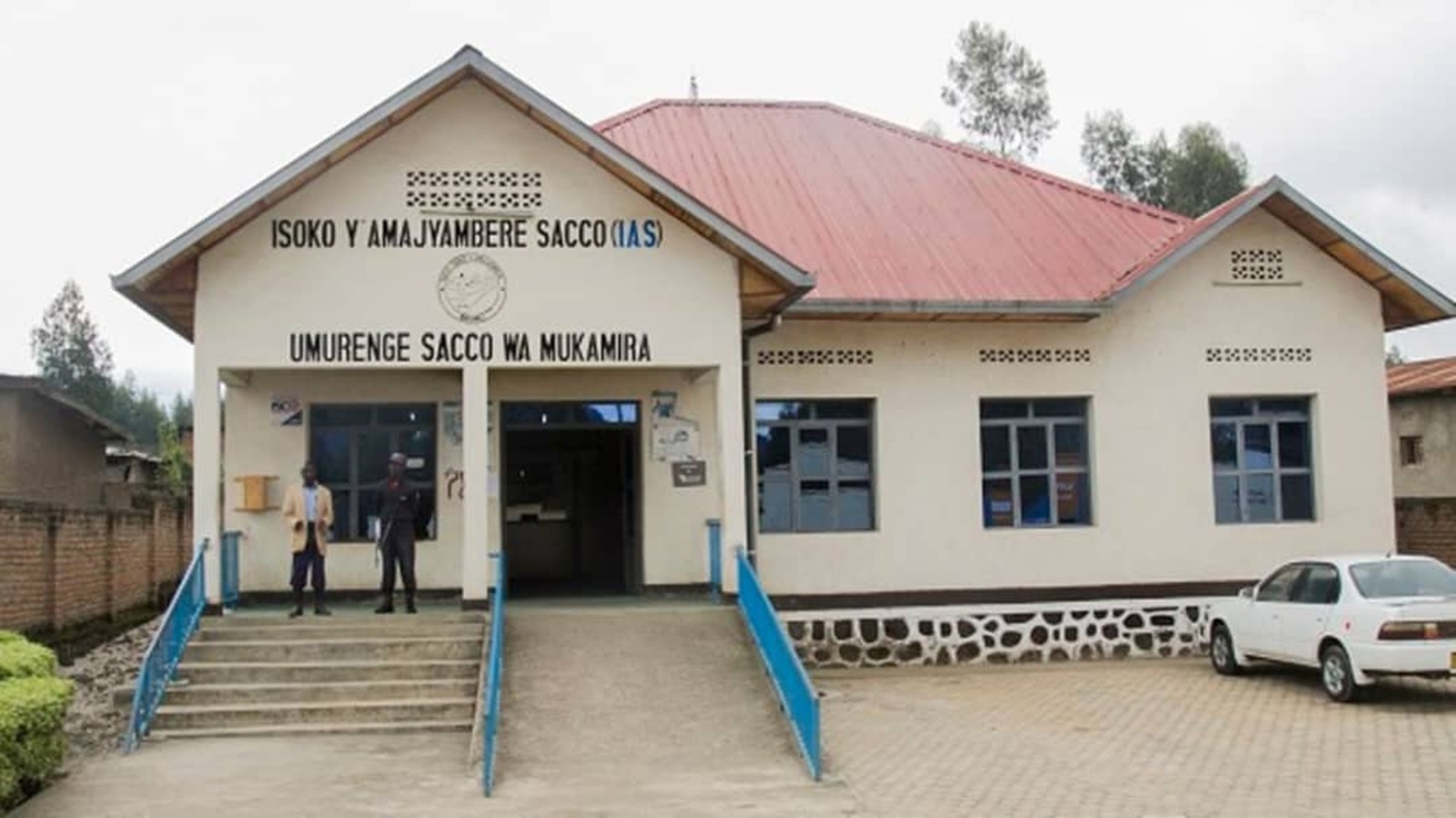 Abadepite batumije Minisitiri ngo asobanure ibirimo inyungu ihanitse ya SACCO