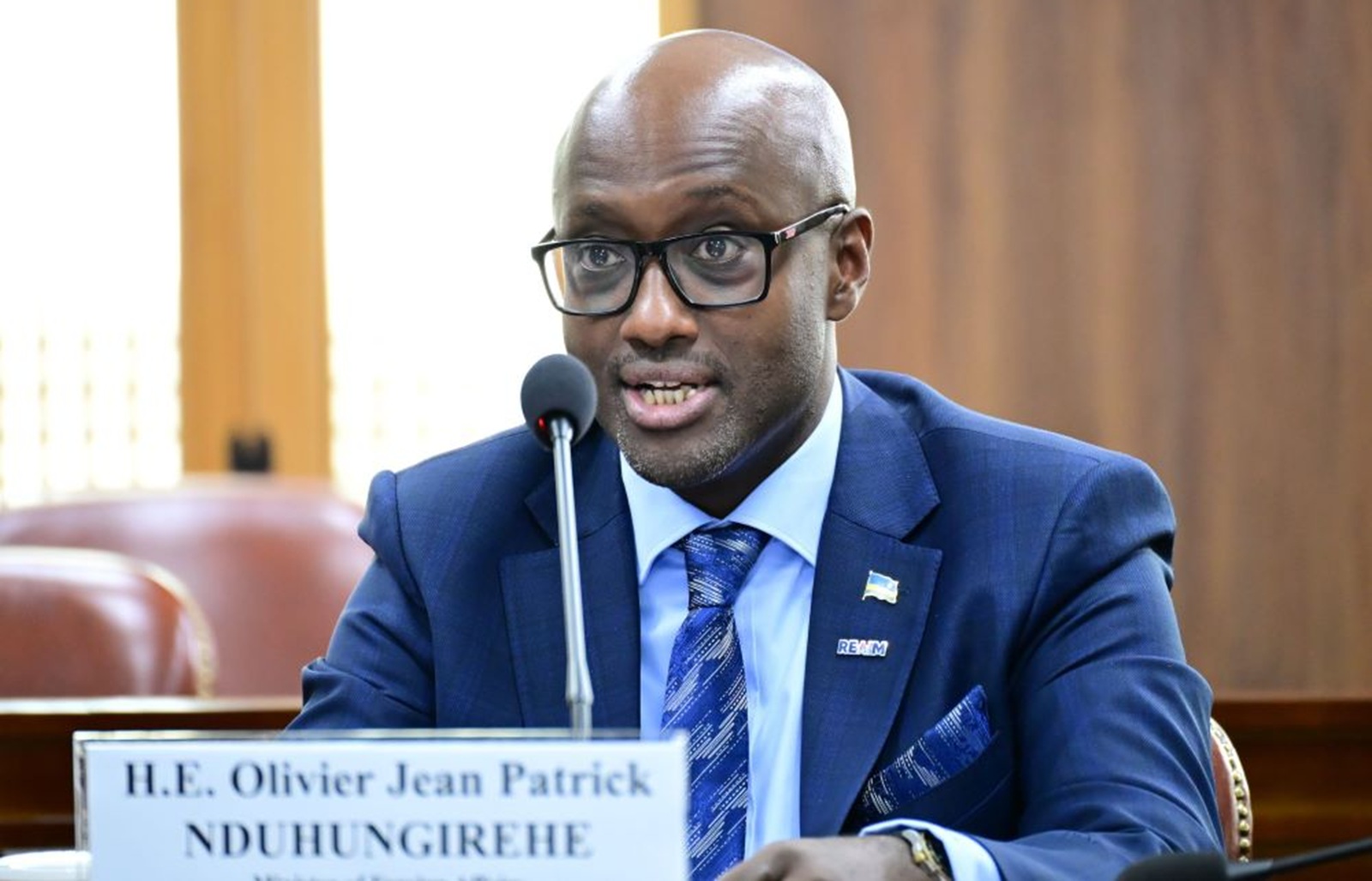 Ikibazo cya Tshisekedi agira indimi ebyiri- Minisitiri Nduhungirehe