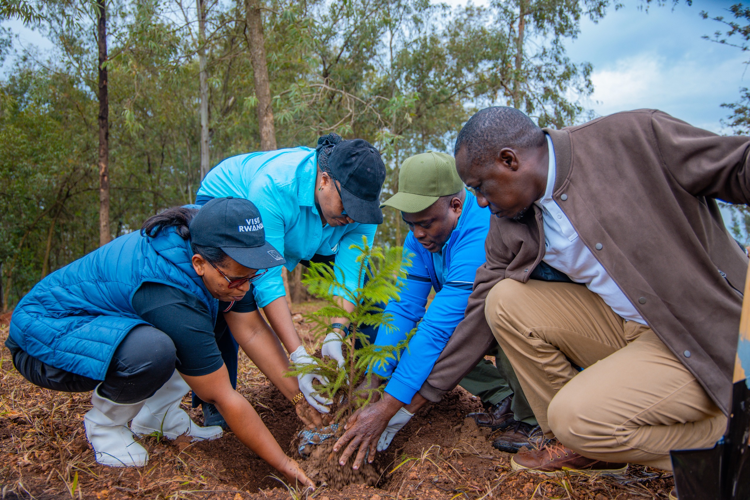 Amb. Doudou yagaragaje ko umuganda ugeza kuri byinshi