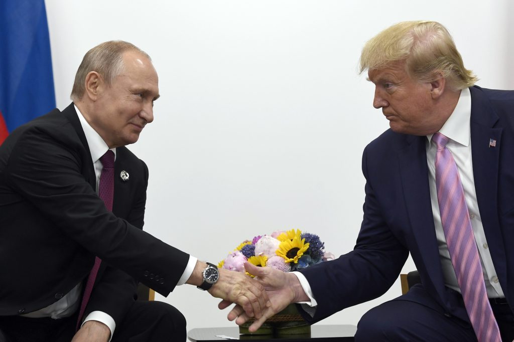 Mu gihe Amerika ikangisha ibihano, u Burusiya bwijeje imikoranire