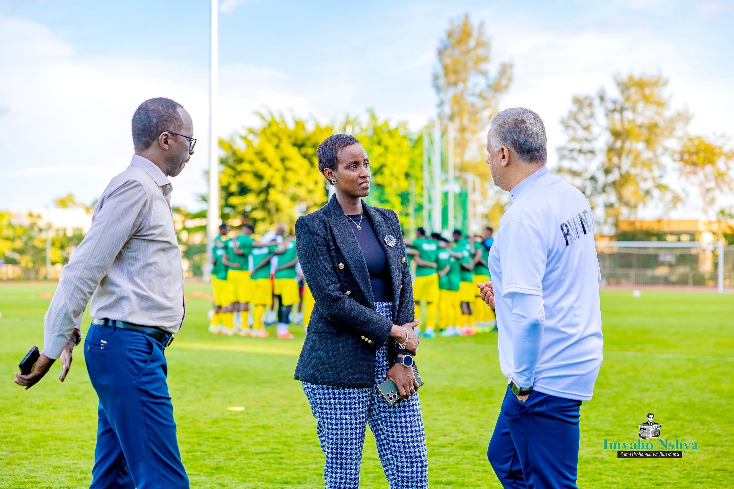 Minisitiri Mukazayire yasabye Amavubi kwimana u Rwanda imbere ya Nigeria 
