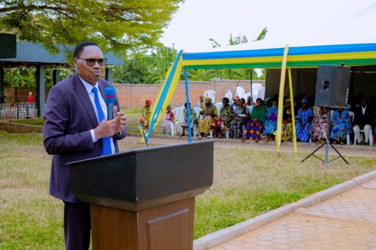 Senateri Niyomugabo yerekanye ingaruka z’amakimbirane mu muryango 