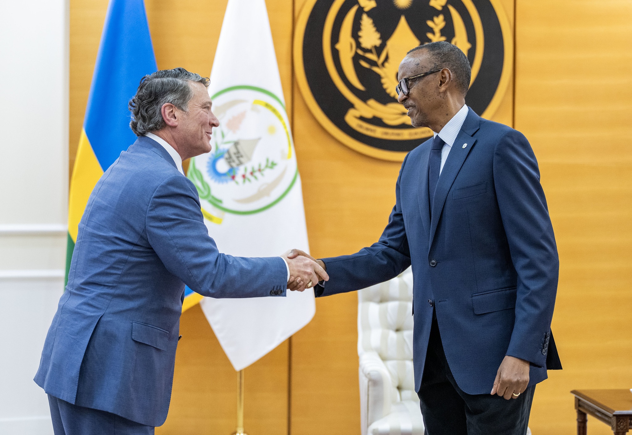Perezida Kagame yakiriye Intumwa y’Amerika yahuye na Tshisekedi