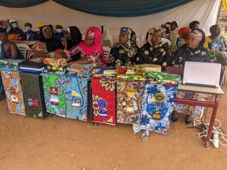 Rusizi: Baretse gucungira twose ku bagabo bibumbira hamwe banatanga akazi