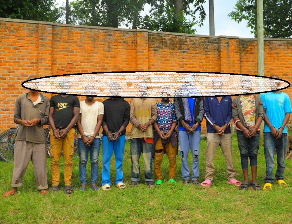 Amajyaruguru: Polisi yafashe 21 bakekwaho kwambura abaturage no gutobora inzu