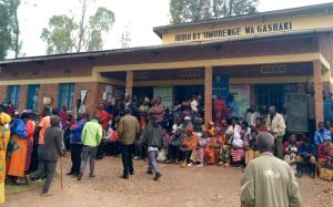 Musanze: Bamaze imyaka 13 basiragira ku ngurane z’ahanyujijwe amashanyarazi