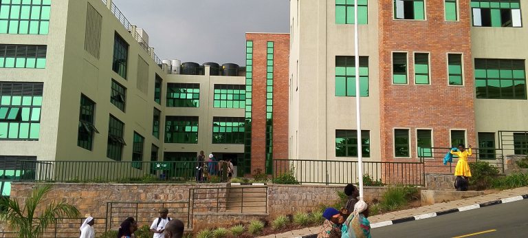 Kabgayi: Barataka ikibazo cy’ubuke bw’abaganga mu minsi isoza icyumweru 