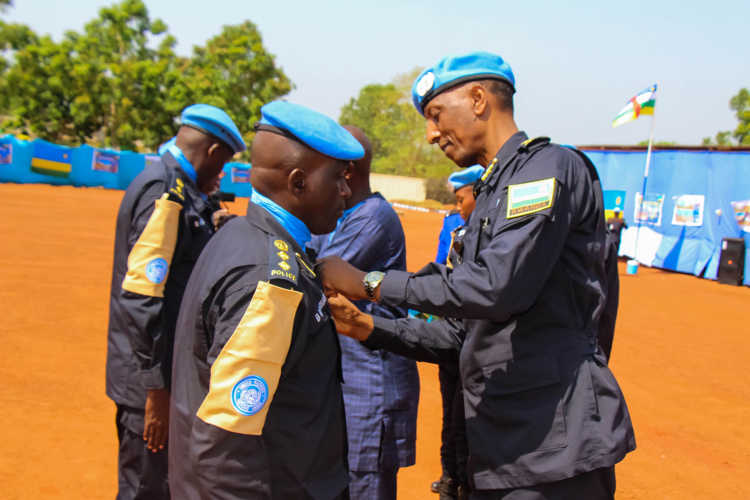 Abapolisi b’u Rwanda barenga 180 bari mu butumwa bambitswe imidali y’ishimwe