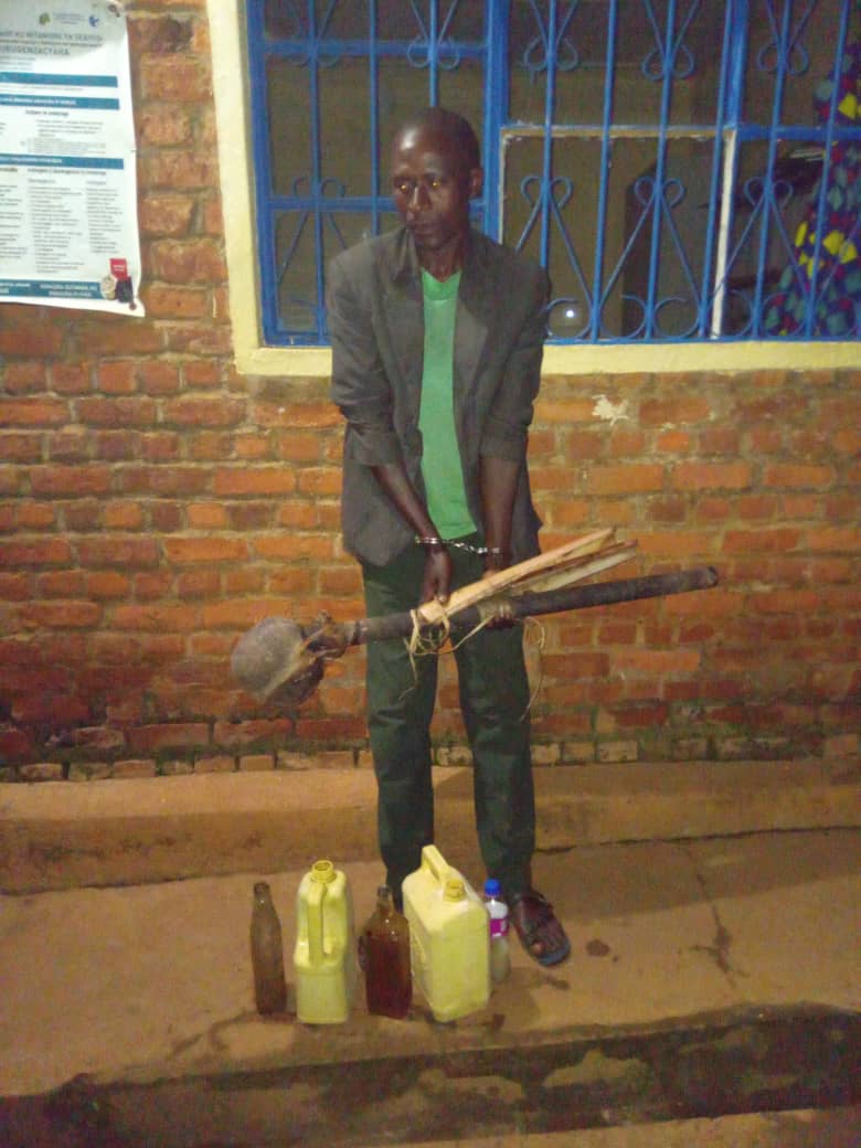 Rusizi: Mudugudu yafatanywe iwe inzoga zitemewe yengaga akanazicuruza