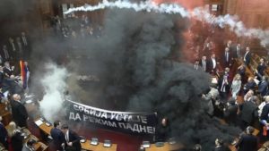 Seribiya: Abadepite barwaniye mu Nteko Ishinga Amategeko batatu barakomereka