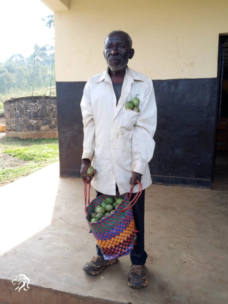 Rusizi: Yafatanywe ibinyomoro yibye mu murima avuye kubishakira umuguzi