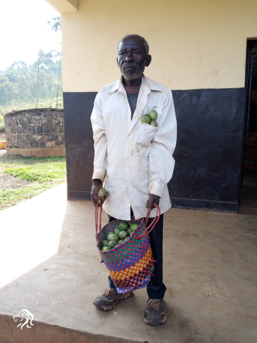Rusizi: Yafatanywe ibinyomoro yibye mu murima avuye kubishakira umuguzi