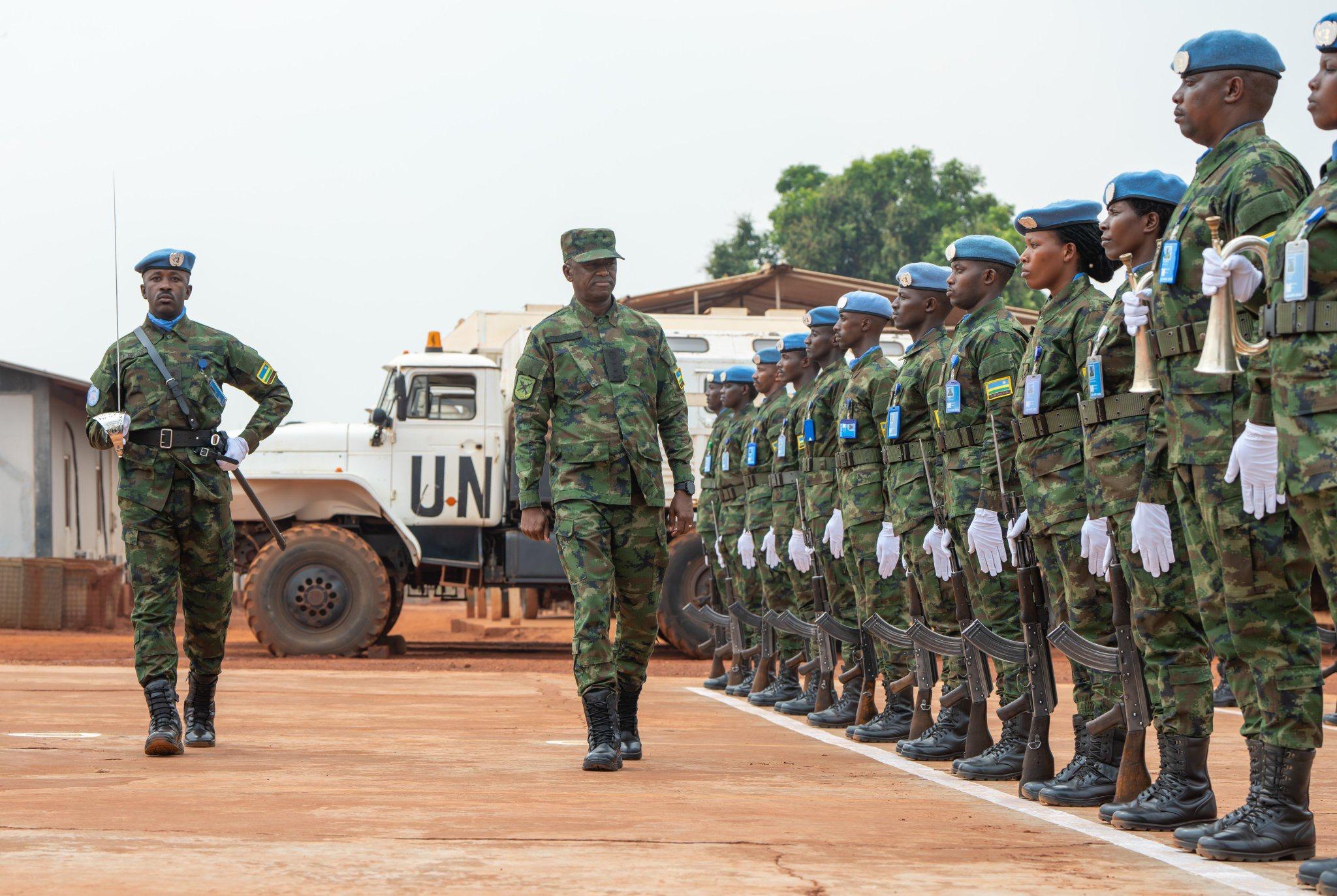 CAR:Gen Maj Nyakarundi yasuye ingabo z’u Rwanda ziri mu butumwa bw’amahoro
