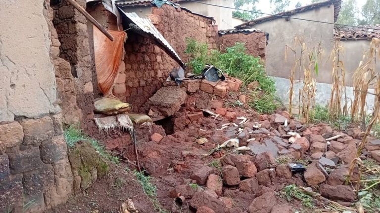 Muhanga: Umwanda wo mu misarane y’ishuri wasandaye usenyera abaturage &nbsp;&nbsp;&nbsp;