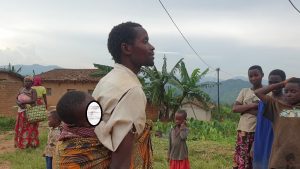 Muhanga: Akeneye ubufasha nyuma y’uko umugore yamutanye umwana ukiri muto