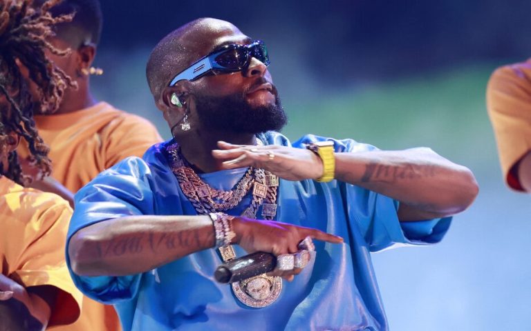 Davido yagereranyijwe n’umuhanzi ukizamuka