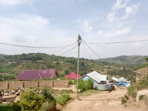 Muhanga: Gasenyi bifuza guhabwa umuriro ufite ingufu kuko uhari utaborohereza mu bucuruzi
