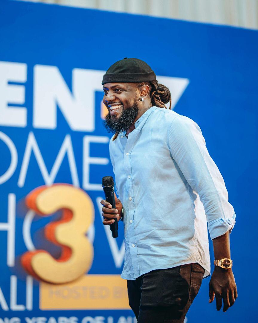 Lionel Sentore yatunguranye asusurutsa abitabiriye Gen-z Comedy
