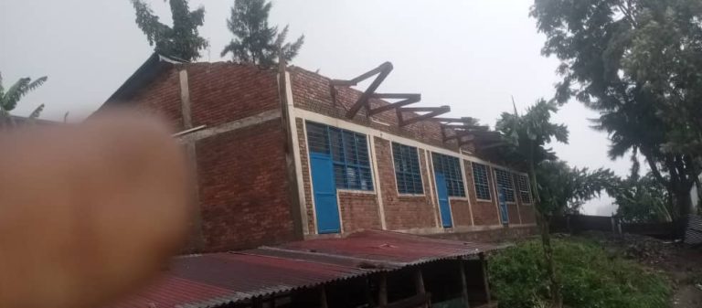 Karongi: Ibyumba 3 by’amashuri byasambuwe n’umuyaga muri GS Kibuye