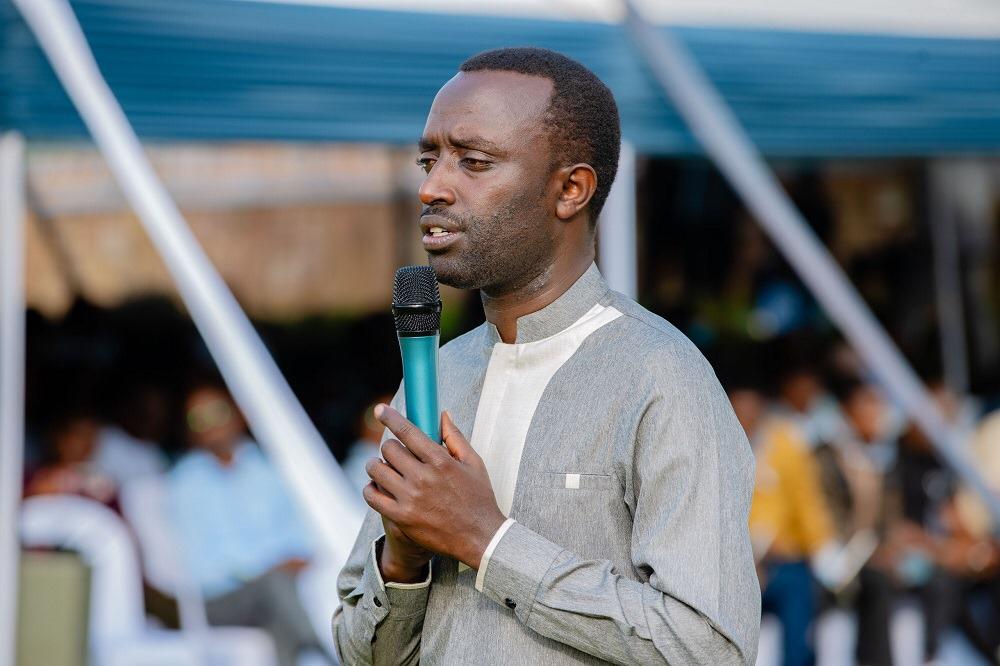 Bonhomme yasohoye indirimbo yiyama amahanga