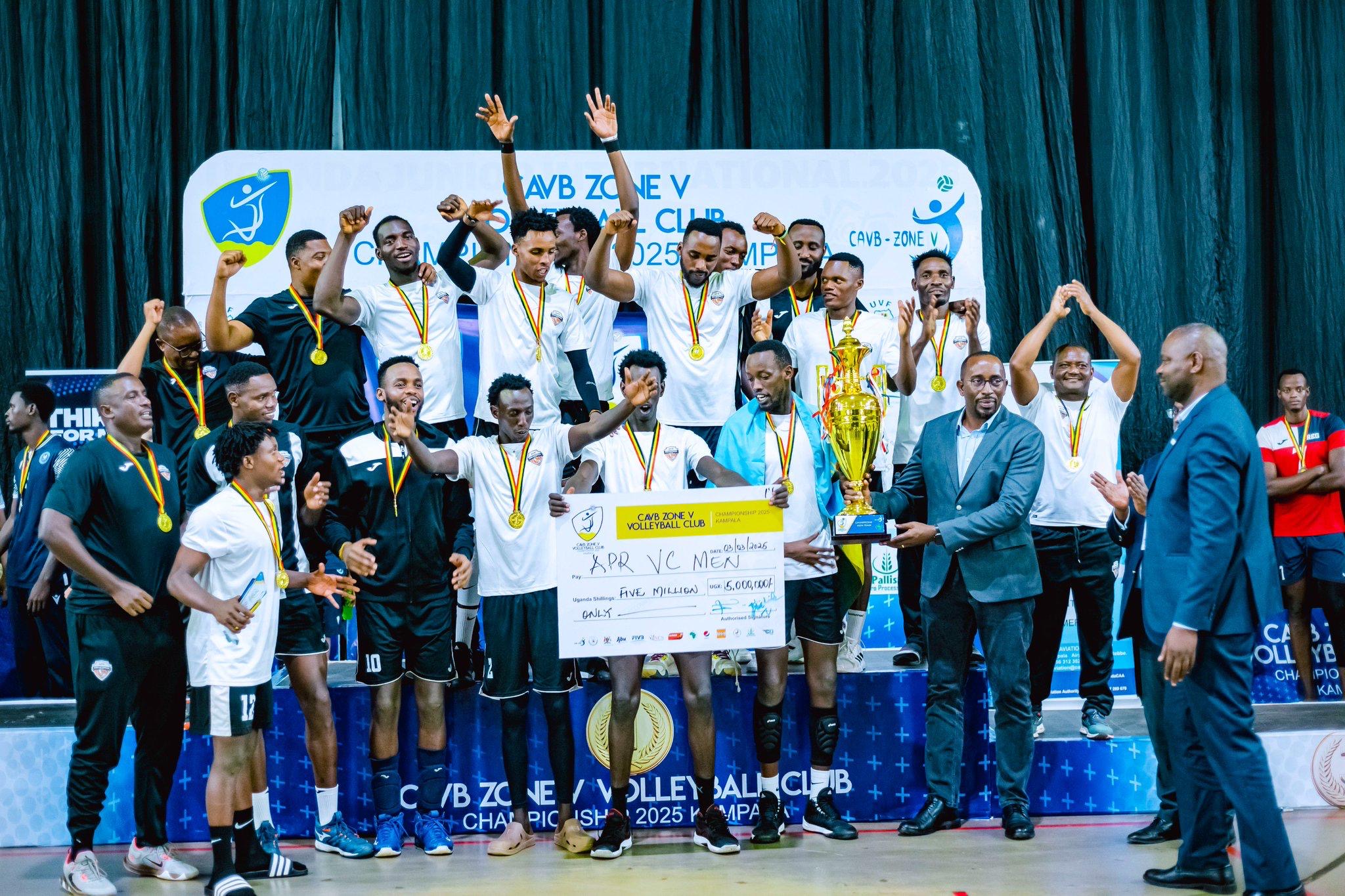 Volleyball: Amakipe ya APR yegukanye irushanwa ry’Akarere ka Gatanu (Amafoto)