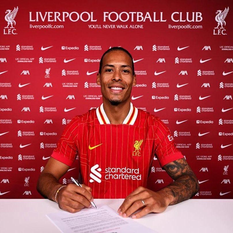 Virgil van Dijk yongereye amasezerano muri Liverpool kugeza mu 2027