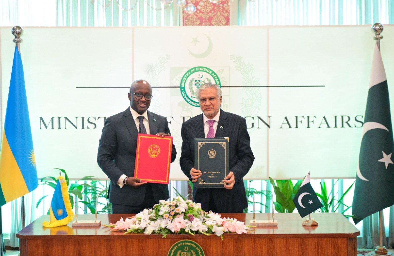 U Rwanda na Pakistan biyemeje guhugurana mu bya Dipolomasi