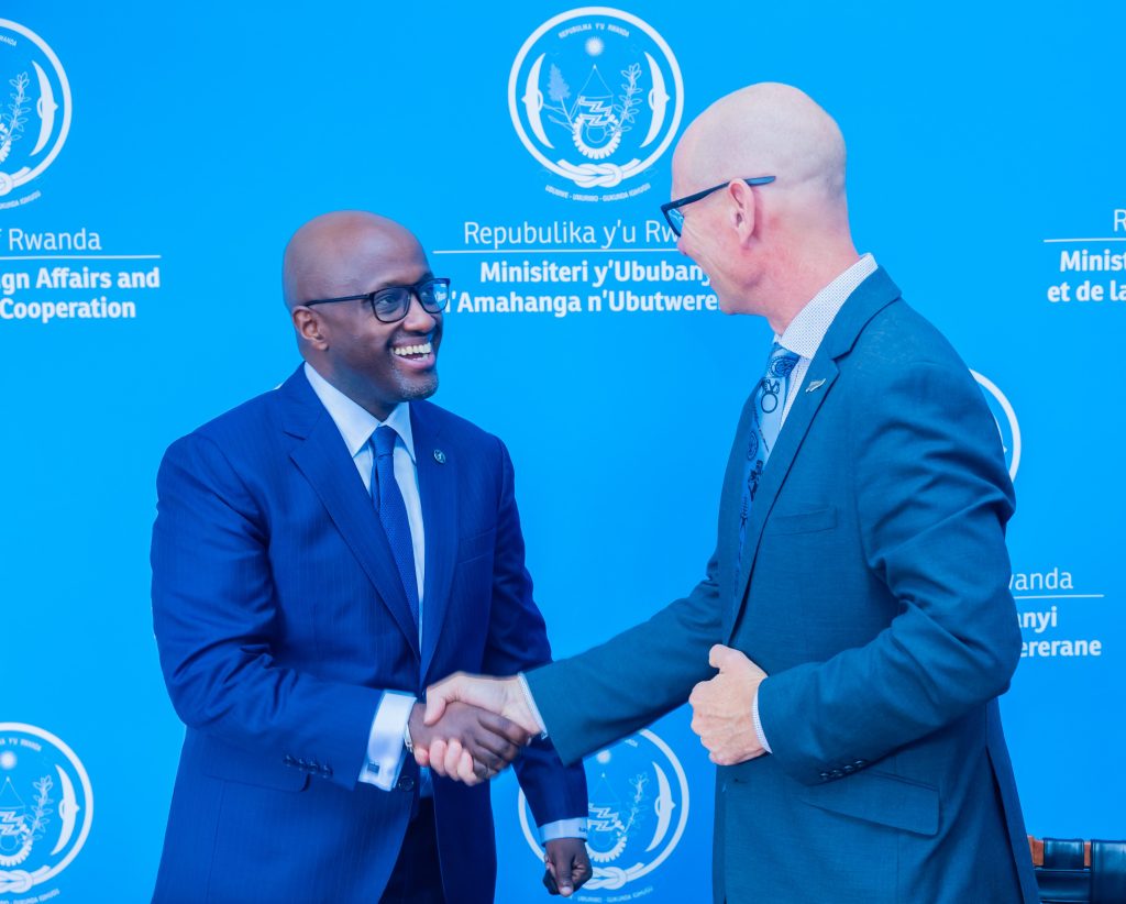 Minisitiri Nduhungirehe yakiriye mu biro bye Ambasaderi wa New Zealand