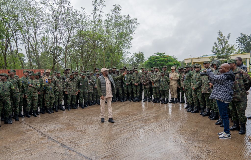 Abasirikare bakuru n’abanyeshuri muri RDF batangiye kwigira ku mateka y’urugamba rwo kubohora igihugu