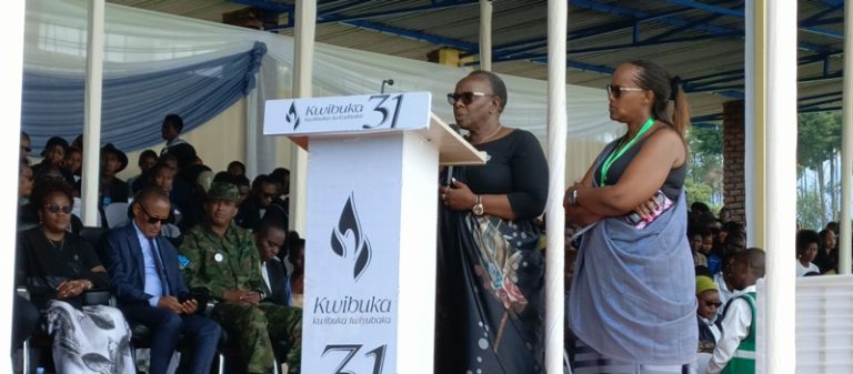 Kubera politiki mbi Nyirahonora yahizwe igihe kirekire ahitamo guhinduza amazina