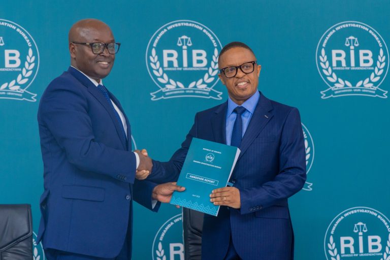 Col (Rtd) Ruhunga yakoze ihererekanyabubasha na Col Kabanda ku buyobozi bwa RIB