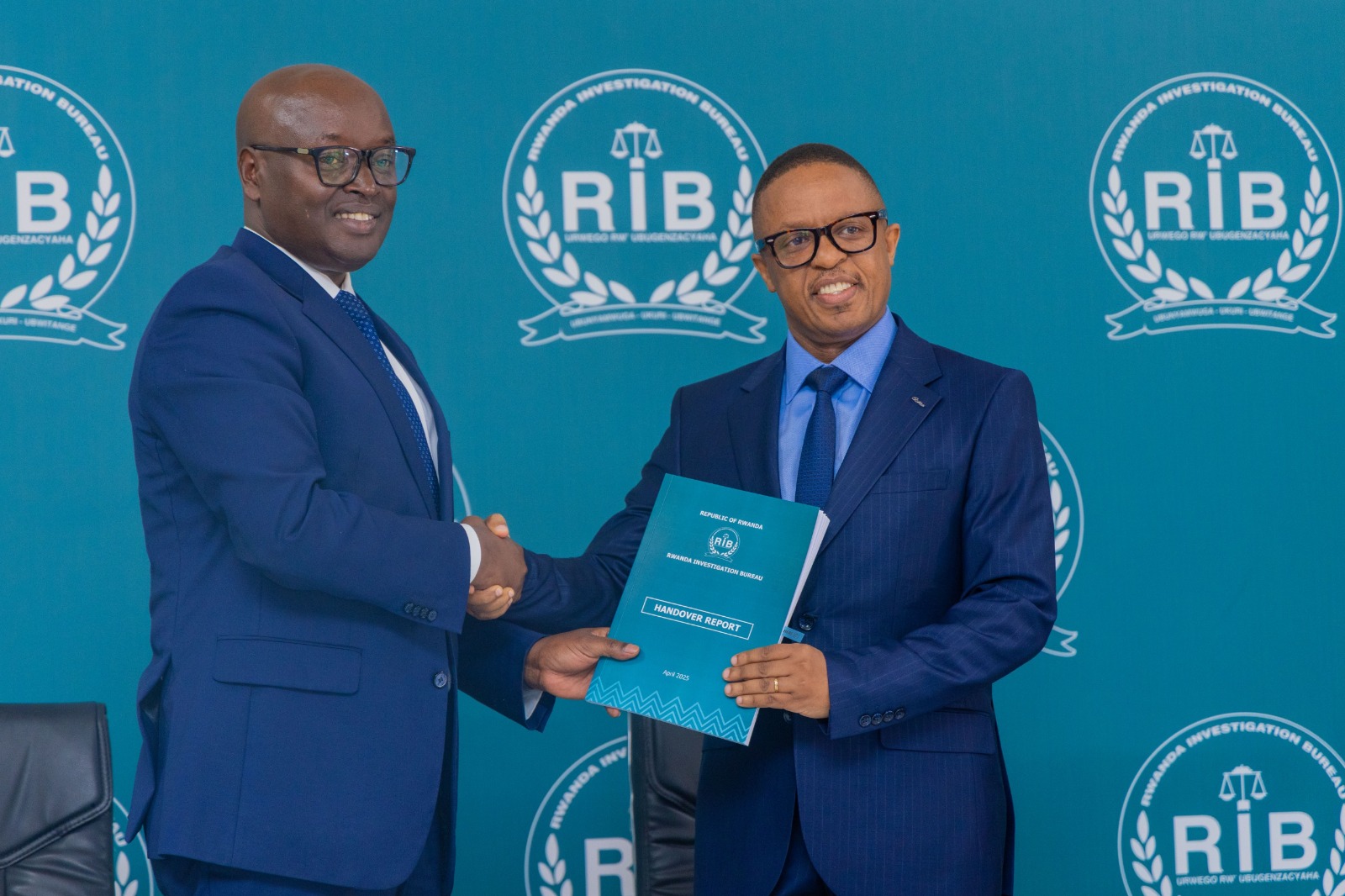Col (Rtd) Ruhunga yakoze ihererekanyabubasha na Col Kabanda ku buyobozi bwa RIB