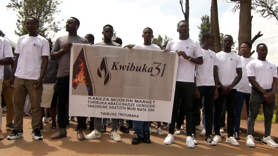 Abacuruzi basanga bafite umukoro wo kubaka igihugu kurusha uko bagisenye