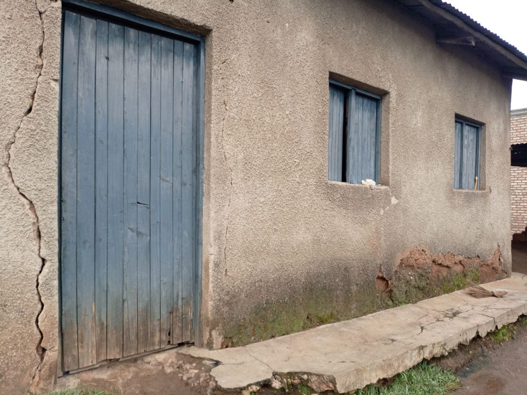 Kamonyi: Abarokotse Jenoside barifuza kuvugururirwa inzu  