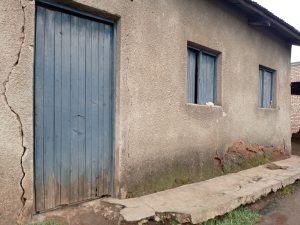 Kamonyi: Abarokotse Jenoside barifuza kuvugururirwa inzu  