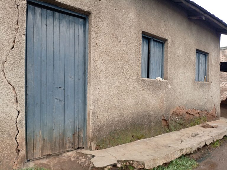 Kamonyi: Abarokotse Jenoside barifuza kuvugururirwa inzu  