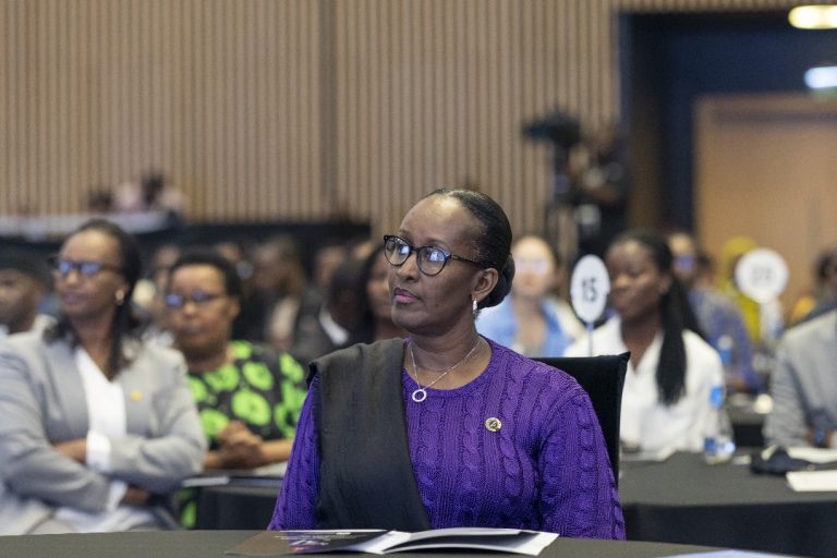 Kwibuka ni intango y’Ubumwe n’Ubudaheranwa bw’Abanyarwanda- Madamu Jeannette Kagame