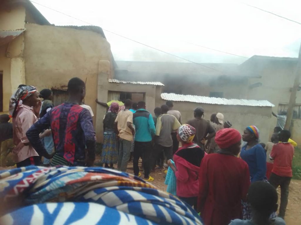  Nyamasheke: Radiyo yari icometse yaturitse inzu ihiramo ibirimo 84 000Frw