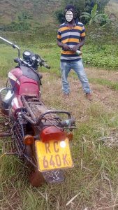 Rusizi: Abasore 2 bafatanywe moto bibye bagiye kuyambutsa muri RDC