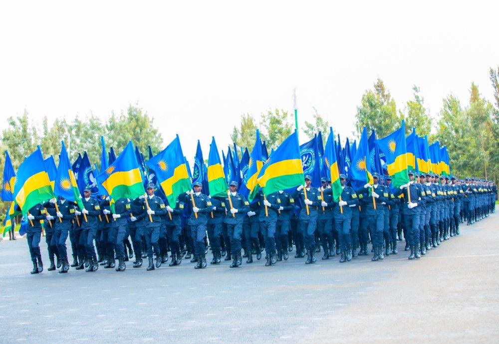 Perezida Kagame yazamuye mu ntera abapolisi barenga 4500