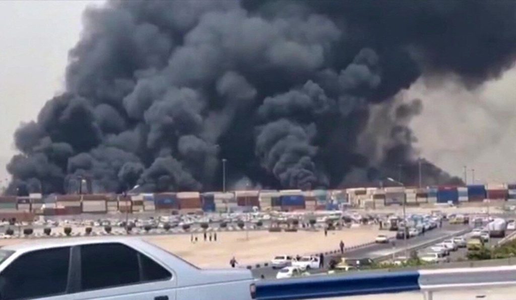 Iran: Inkongi yibasiye icyambu imaze guhitana 28 abarenga 1000 barakomereka