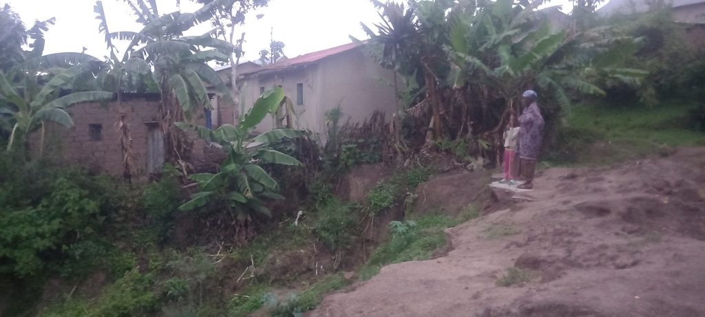 Ruhango: Umukecuru warokotse Jenoside arasaba ubufasha bwo kubakirwa 