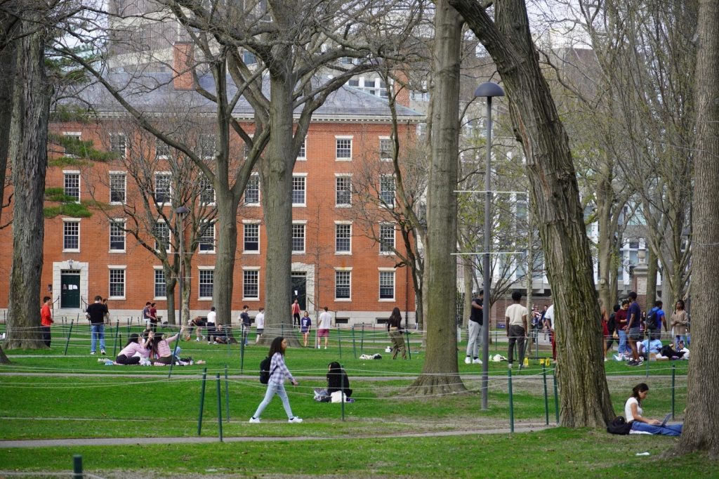Amerika yirukanye abanyamahanga bigaga muri Kaminuza ya Harvard