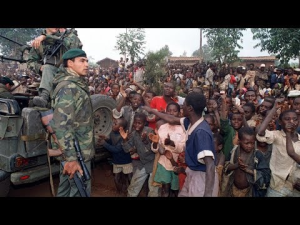 Umunsi Loni yimurira intumwa yayo yihariye muri Kenya nk’ikimenyetso cyo gutererana Abanyarwanda