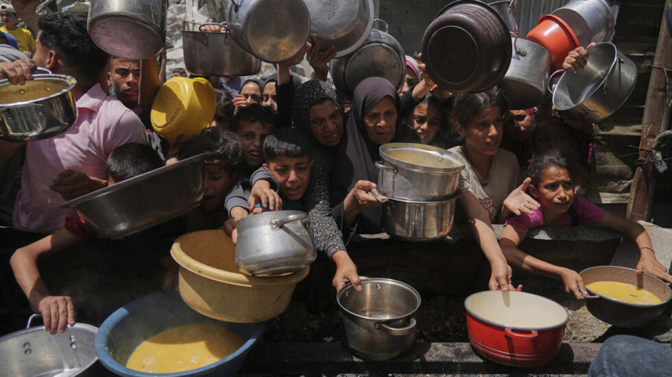 Gaza: Abaturage bugarijwe n’inzara bategereje imfashanyo