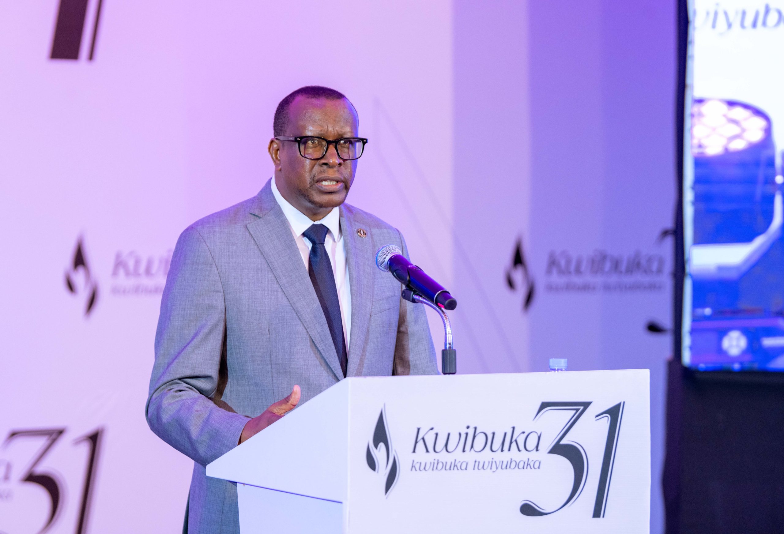 Ntidukwiye kugira abana imbata y’amateka mabi twanyuzemo – Minisitiri Dr Bizimana