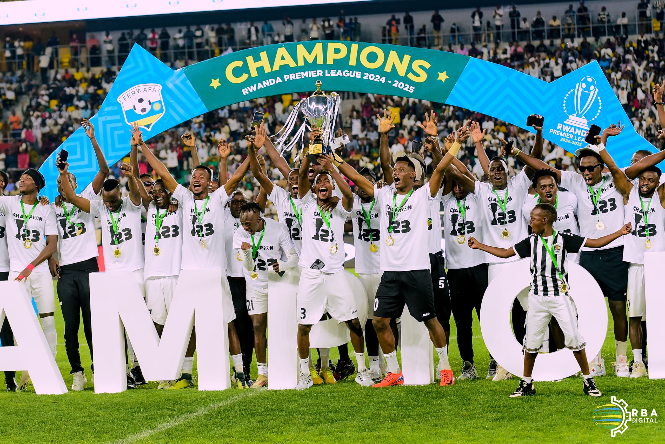 APR FC yegukanye igikombe cya Shampiyona 2024-2025 (Amafoto)